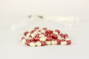 怀孕后长智齿疼得脸肿能吃消炎药吗